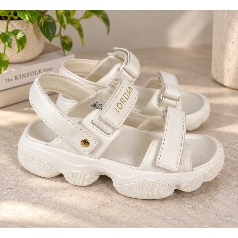 Jordan Deja Sail Metallic Gold Platform Sandals Women's Size 8 FN5036 100